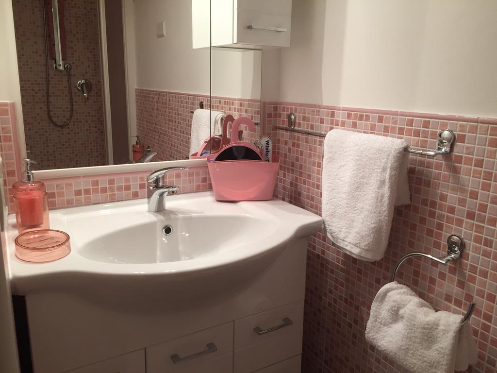 L'Aurora Viola Bed & Breakfast Carbonia Bilik gambar