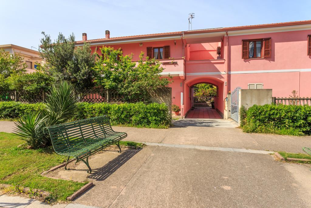 L'Aurora Viola Bed & Breakfast Carbonia Luaran gambar