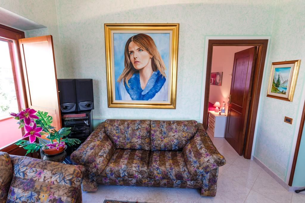 L'Aurora Viola Bed & Breakfast Carbonia Luaran gambar