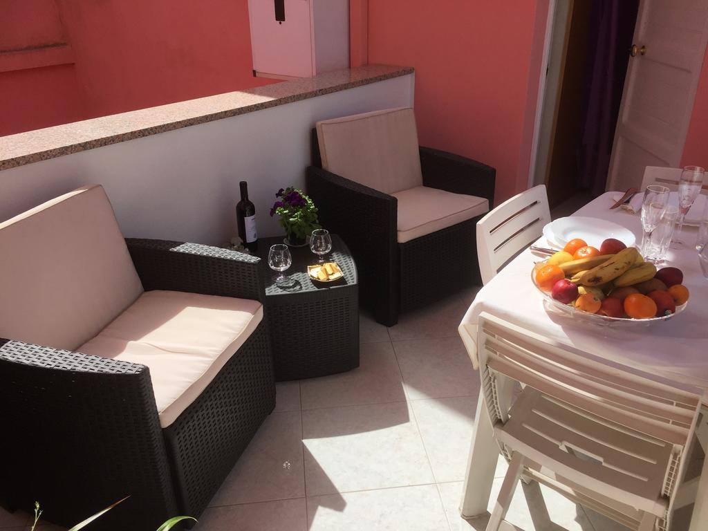 L'Aurora Viola Bed & Breakfast Carbonia Luaran gambar